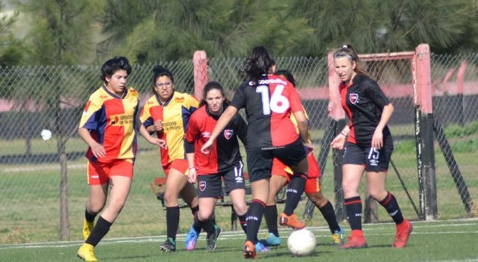 Con dos goles de Lara López, Newell’s venció 18 a 1 a Defensores Unidos