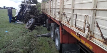 Autopista: camionero debió ser rescatado tras un grave accidente en Monje
