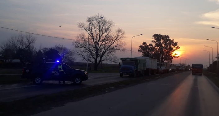 Tras 23 horas, liberaron la Ruta 91: dos choferes siguen graves
