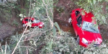 Un vecino de Barrancas volcó con su auto camino a Puerto Aragón