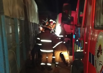 Grave accidente entre camiones en Ruta 91: dos choferes atrapados