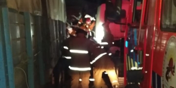 Grave accidente entre camiones en Ruta 91: dos choferes atrapados