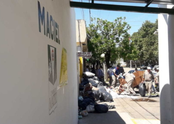 Maciel: empleados comunales bloquearon el ingreso con basura e impedirán la entrada de Marucco