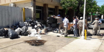 Maciel: empleados comunales bloquearon el ingreso con basura e impedirán la entrada de Marucco