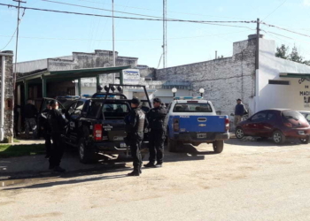 Marucco ingresó a la comuna fuertemente custodiado y comenzó la recolección de residuos