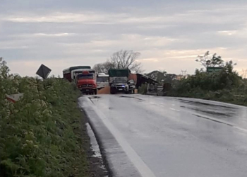La Ruta 91 continúa cortada tras el siniestro entre cuatro camiones con dos heridos graves