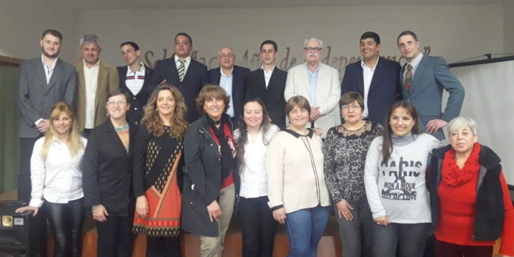 Teatro a la carta en Totoras con la agrupación “Quedémonos aquí” de San Genaro