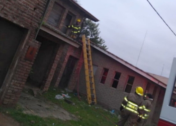 Incendio en una casa en Barrancas: no descartan que haya sido intencional