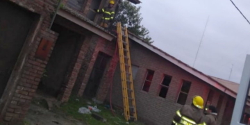 Incendio en una casa en Barrancas: no descartan que haya sido intencional