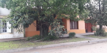 Arrojaron basura frente a la casa de Marucco y el gremio negó responsabilidad