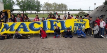 Niños del CEPA vivieron el partido de Rosario Central en la cancha invitados por la filial Maciel