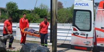 Timbúes: operario fue rescatado de un barco tras sufrir un accidente