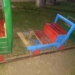 Vandalizaron los juegos infantiles del Paseo Ribereño en Gaboto y tiraron los restos al río