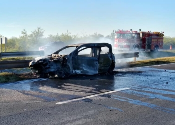 Impresionante choque e incendio en la autopista: dos heridos
