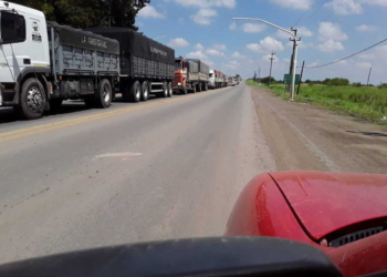 Volvieron las obras y el caos de camiones a La Ribera