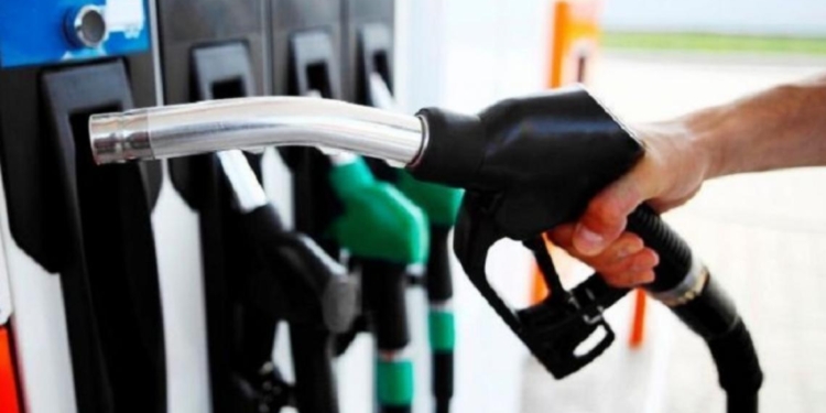 El jueves aumentará el combustible y se aplicará un nuevo incremento en diciembre