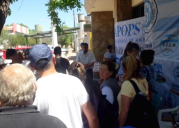 Los trabajadores despedidos no cobraron su sueldo y el resto sufrió descuentos