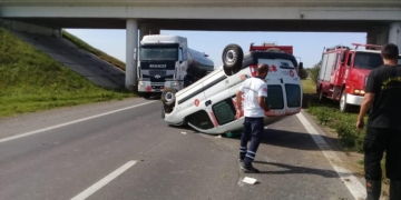 Volcó la ambulancia del SAMCo de Gaboto: su conductora resultó herida