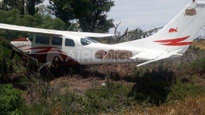 Hallaron una avioneta boliviana abandonada en un campo de la región