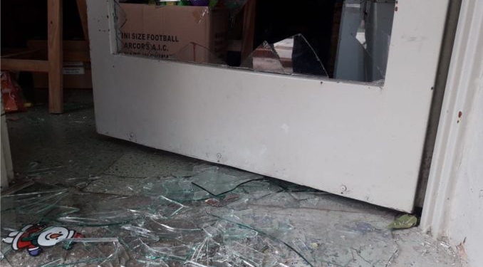Tiene 16 años, rompió un vidrio con intenciones de robo y terminó en el hospital