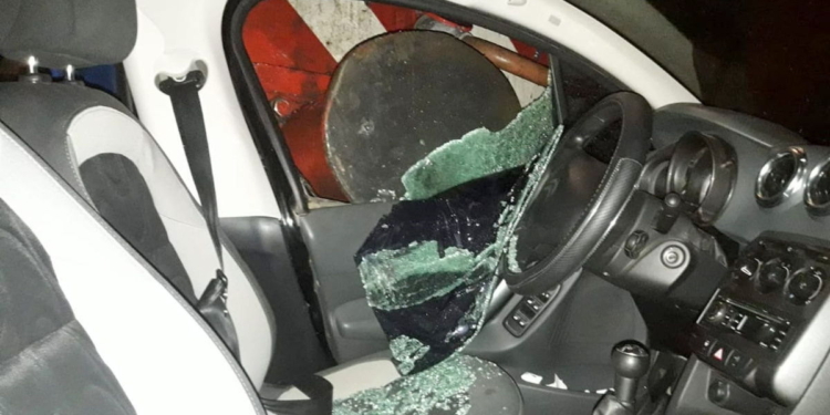 Un auto fue arrollado por un tren durante la madrugada