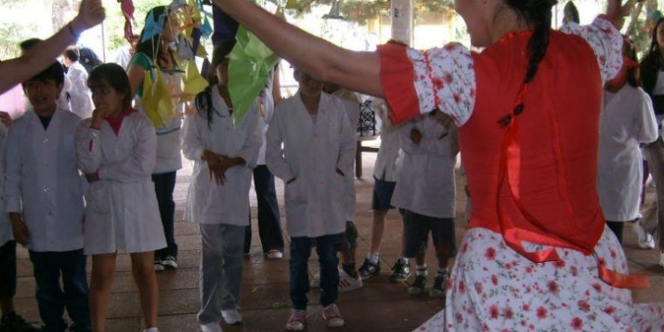 Perotti vetó la Ley de Enseñanza de Folklore pero buscarán implementarla igual