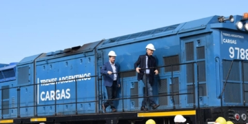 Macri vuelve a Oliveros para recorrer las obras del Belgrano Cargas