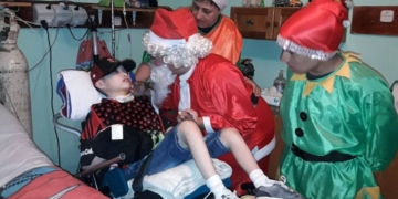 Un nene con parálisis pudo conocer a Papá Noel gracias a Bomberos Voluntarios