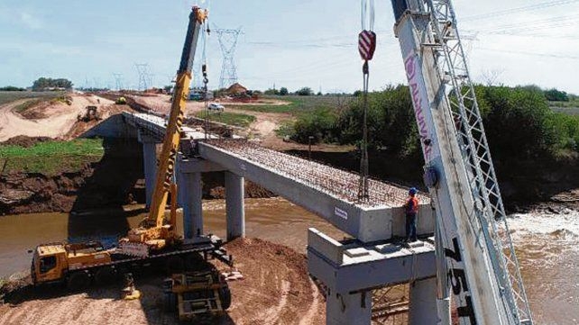 Oliveros: comenzó la segunda etapa del nuevo puente ferroviario