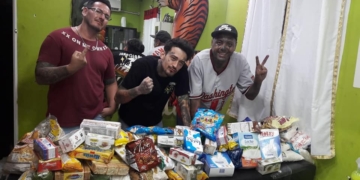 Realizan tatuajes a cambio de alimentos que donarán a merenderos