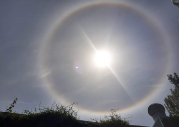 El sol lució su halo de colores y sorprendió a los vecinos de la región