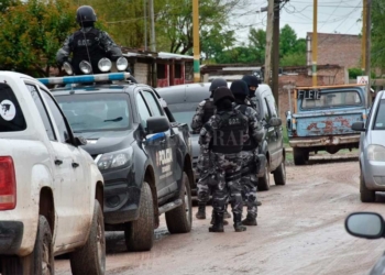 Allanamientos en la región con secuestro de armas, drogas y tres detenidos