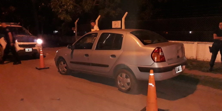 Robaron un auto y fue hallado abandonado poco después