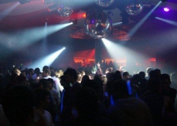 Descontrol a la salida de un boliche: cinco policías y tres jóvenes heridos