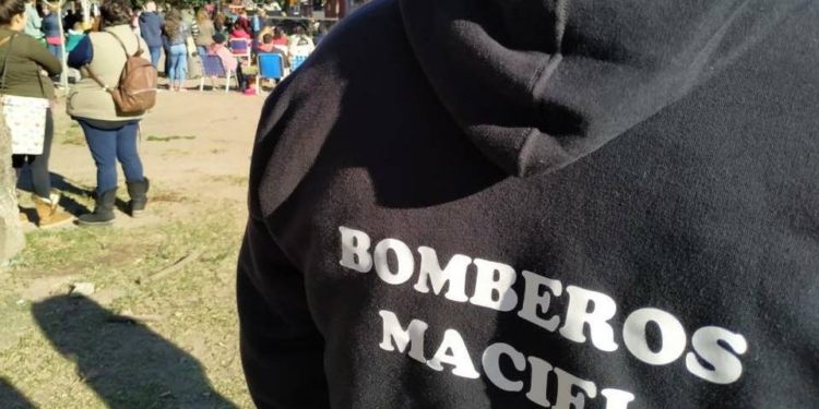 Pollada en Andino y chancho móvil en Maciel a beneficio de bomberos