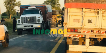 Impresionante vuelco de un camión en Ruta 91: hay demoras