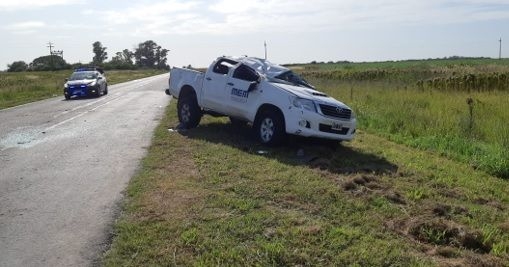 Un vecino de Serodino perdió el control de la camioneta y dio varios tumbos