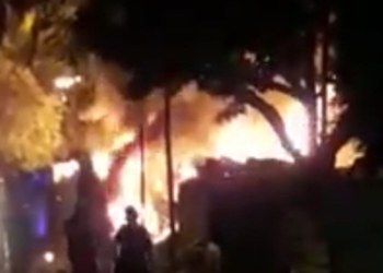 Voraz incendio en un depósito de reciclado de plástico causó pérdidas totales