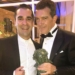 El totorense Juanjo Marco junto a Antonio Banderas quien recibió el Premio Goya