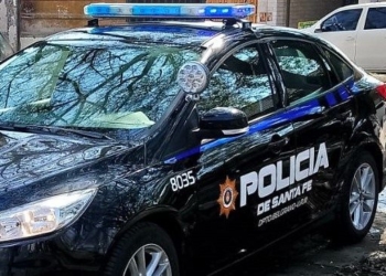 Se le cruzó un perro, cayó de su moto y sufrió graves heridas