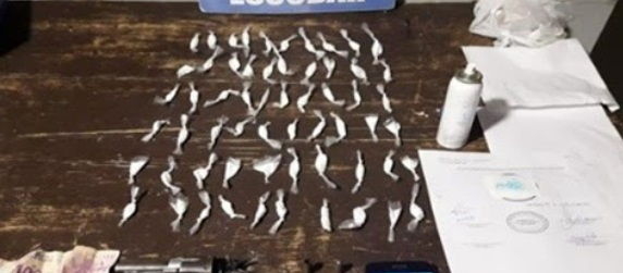 Tenencia y tráfico de drogas en la región: tres detenidos