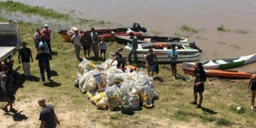 Limpieza del Arroyo Monje: extrajeron envases de agrotóxicos