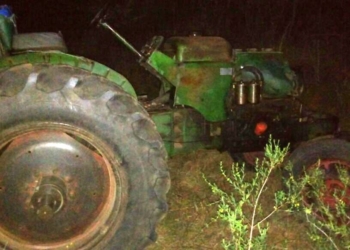Dos detenidos en Barrancas por robar la batería de un tractor