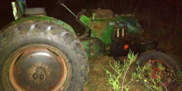 Dos detenidos en Barrancas por robar la batería de un tractor