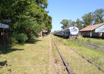 Vecinos de Serodino restauran la estación y sueñan con la vuelta del tren