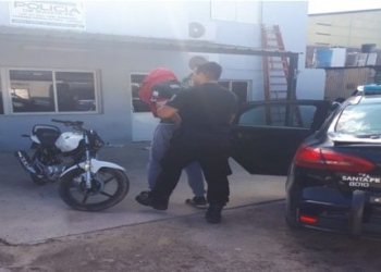 Manejaba una moto robada por Ruta 11 y fue detenido