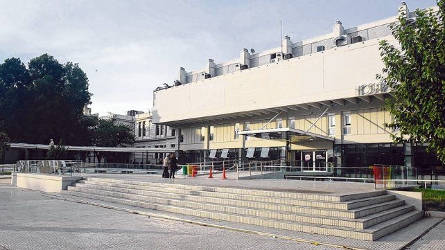 Un camillero es el tercer infectado por coronavirus en Rosario