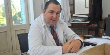 El director del Cullen a su equipo de salud: «Nos tenemos que poner el traje de héroes»