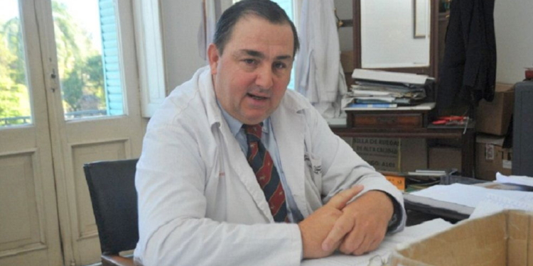 El director del Cullen a su equipo de salud: «Nos tenemos que poner el traje de héroes»