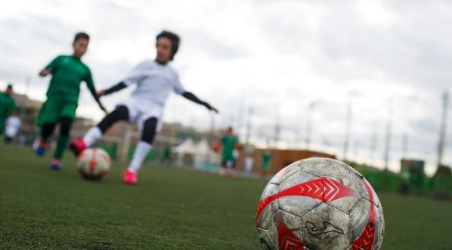 Como medida de seguridad, ligas de fútbol y básquet fueron suspendidas